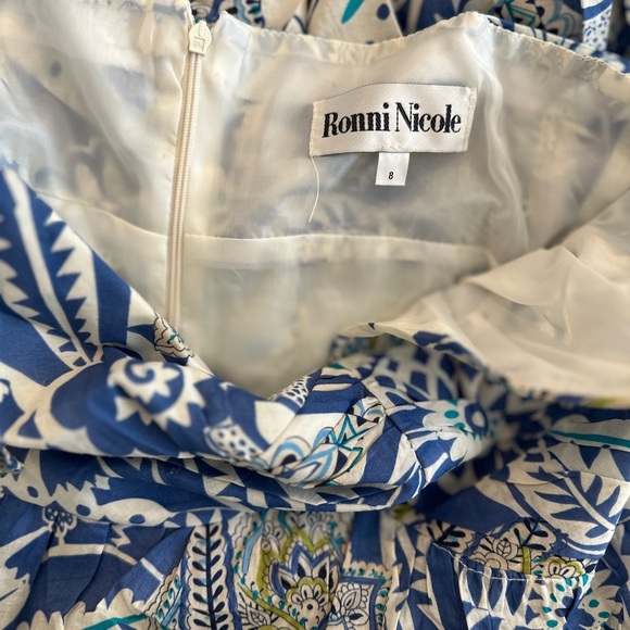 Ronni Nicole Blue and White Patterned Dress - Picture 4 of 4